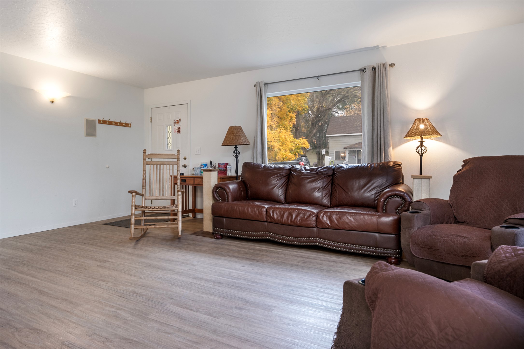 609 11th Avenue E Property Photo 9