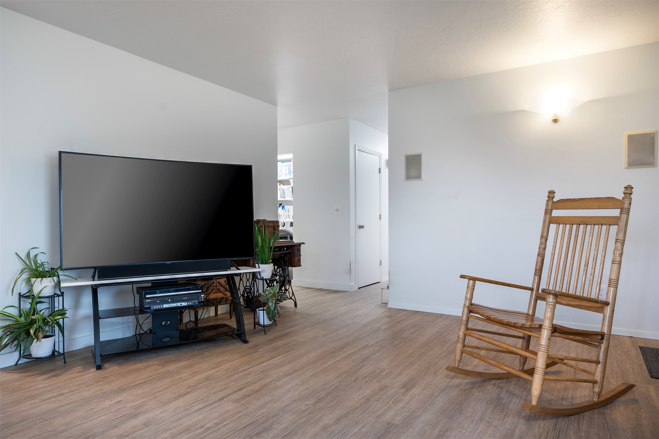 609 11th Avenue E Property Photo 10