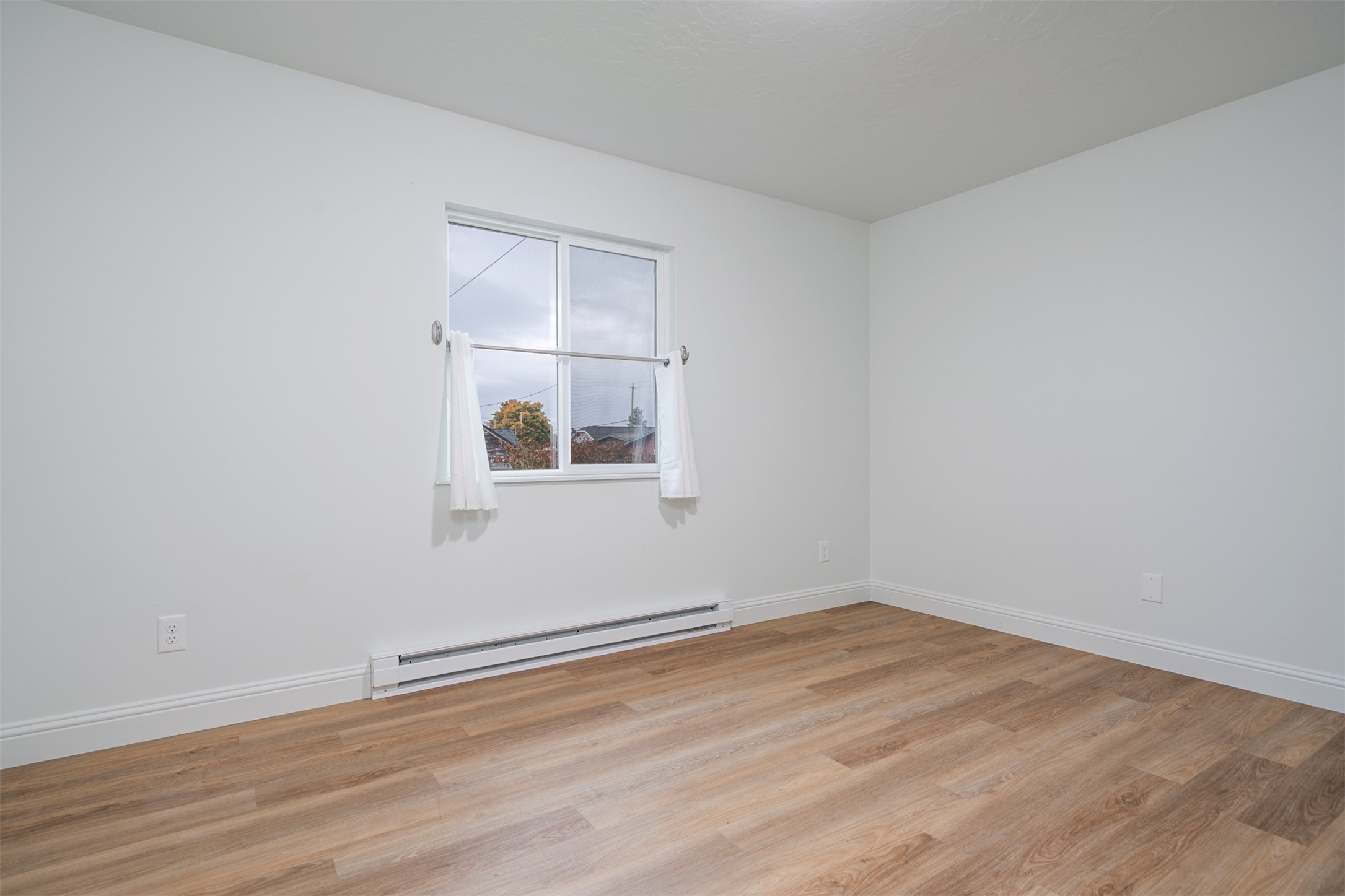 609 11th Avenue E Property Photo 13