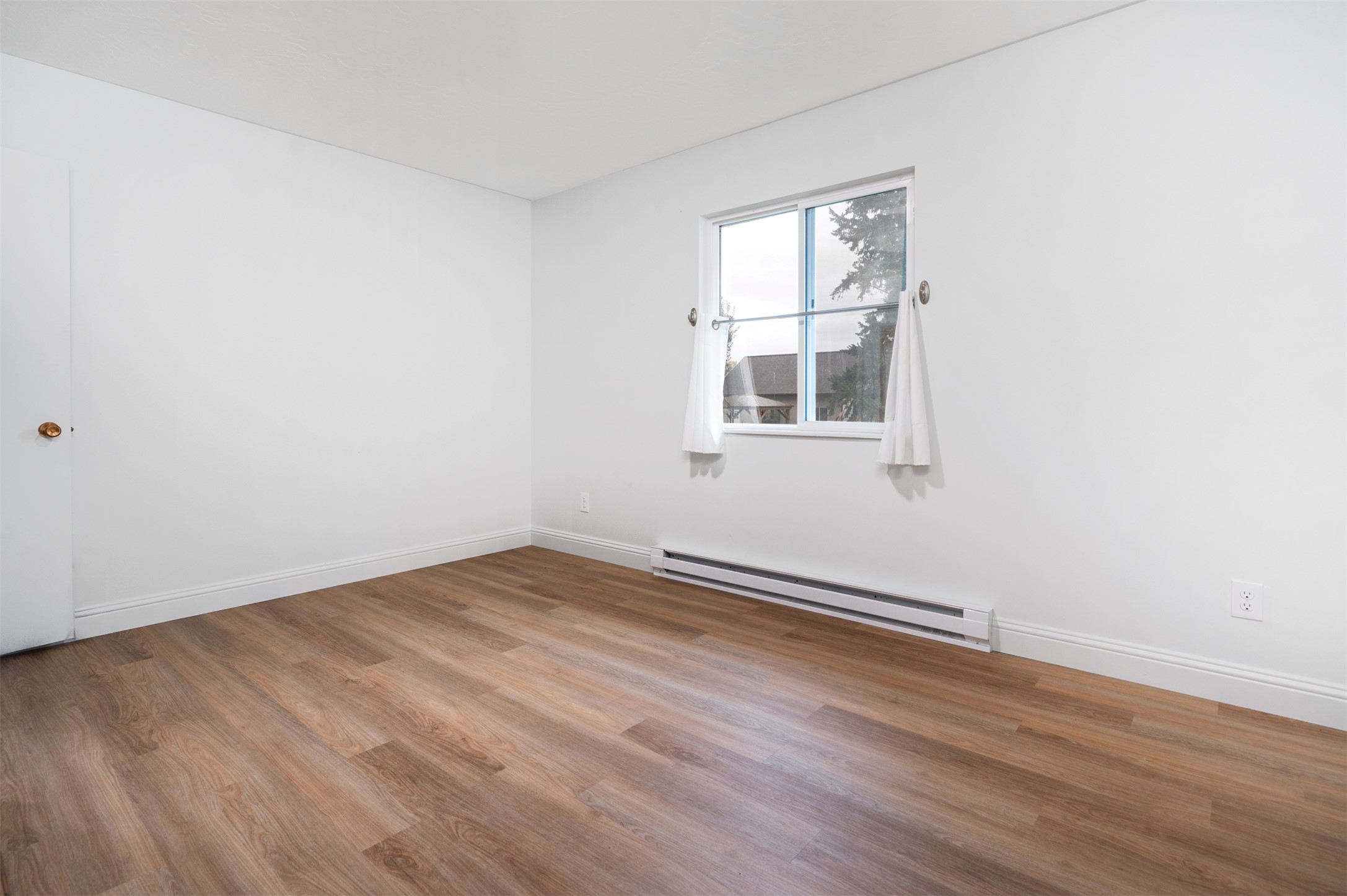 609 11th Avenue E Property Photo 16
