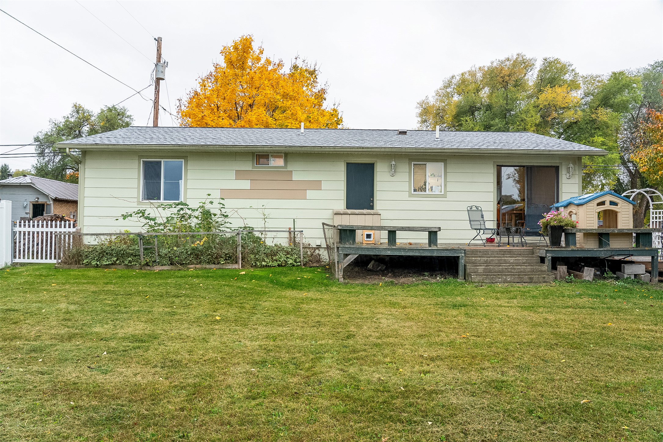 609 11th Avenue E Property Photo 19