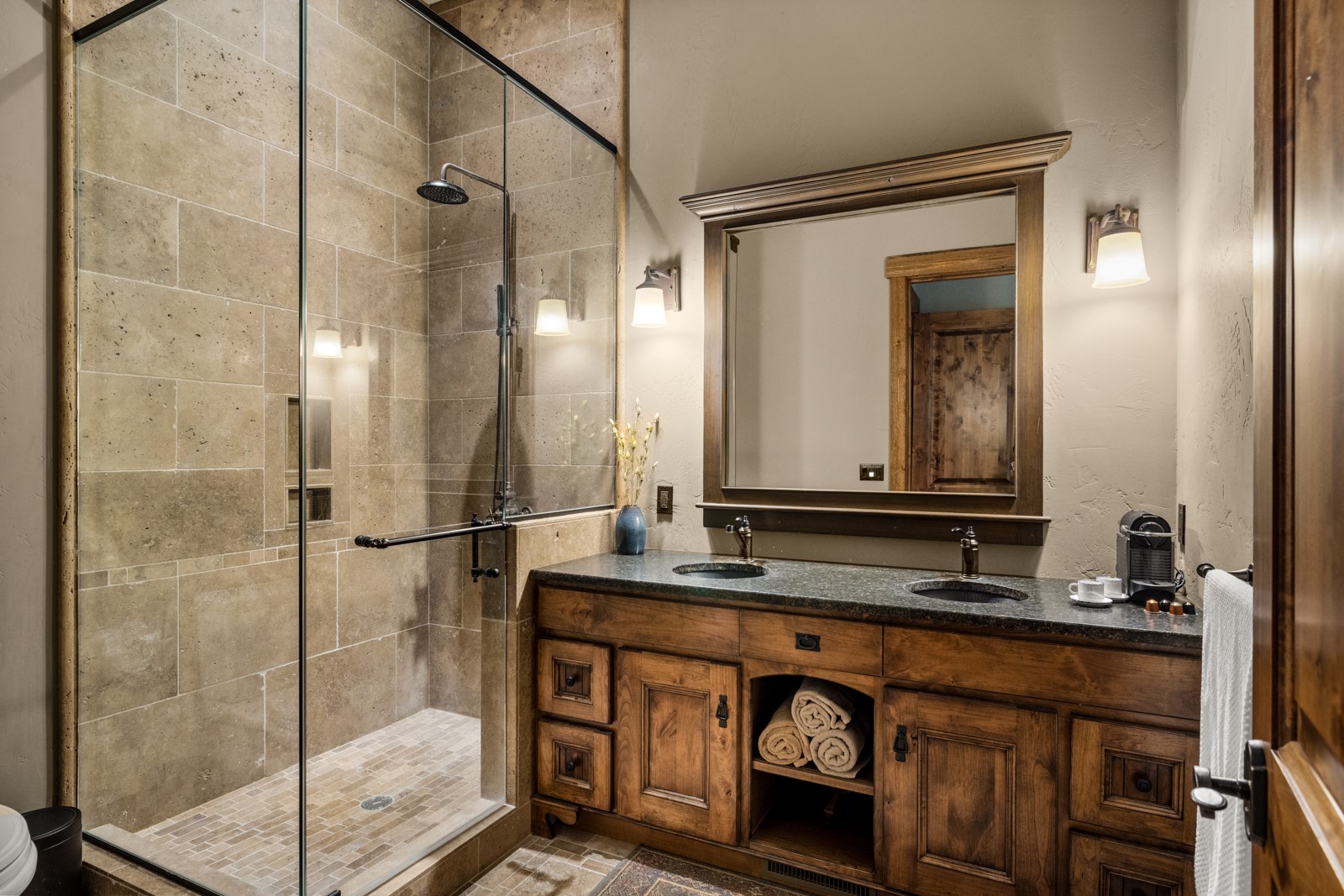 1725 Lion Mountain Drive Property Photo 48