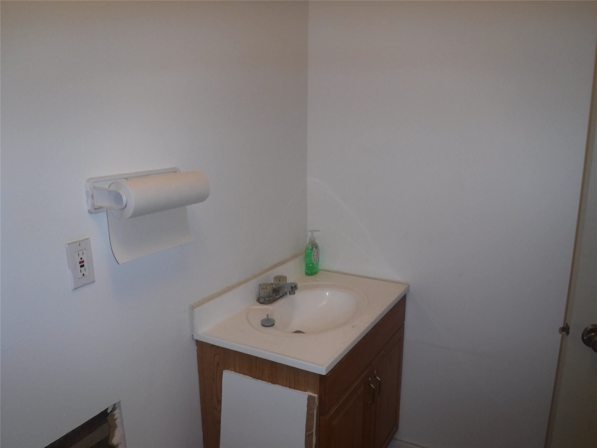 710 1st Street E Property Photo 2