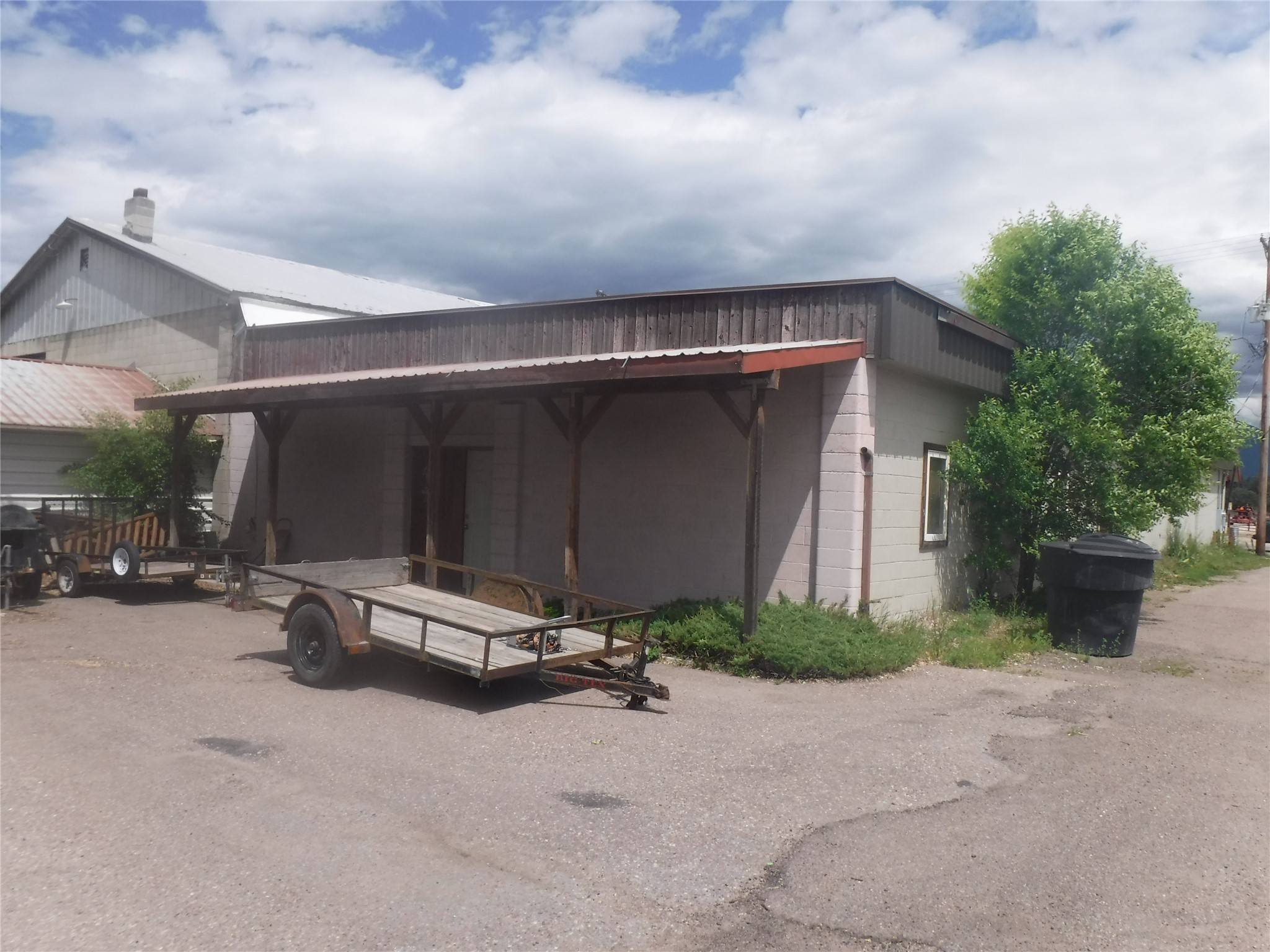 710 1st Street E Property Photo 12