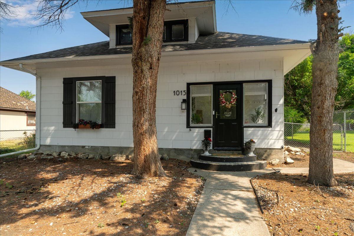 1015 6th Avenue N Property Photo