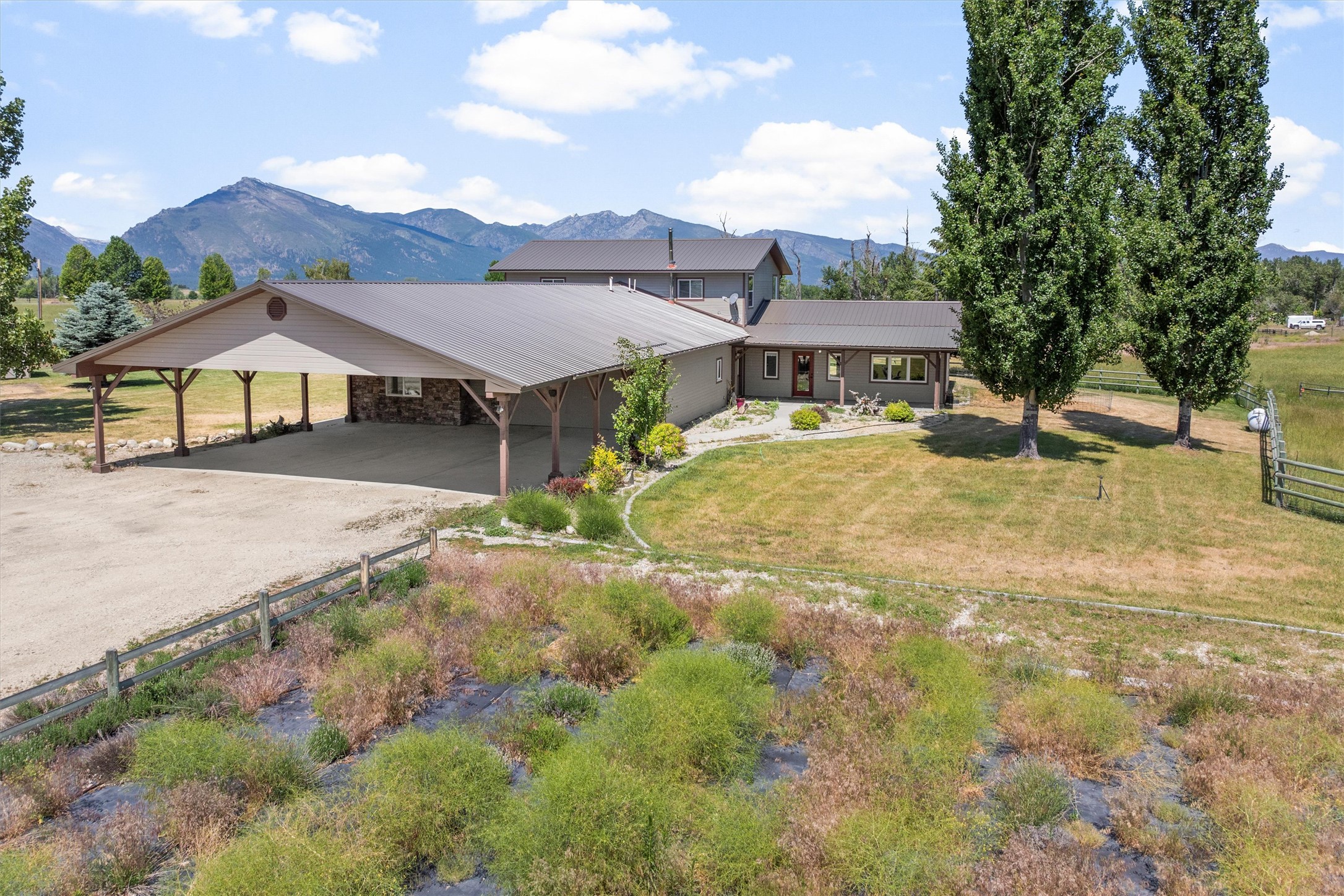 970 Shoshone Loop Property Photo 1