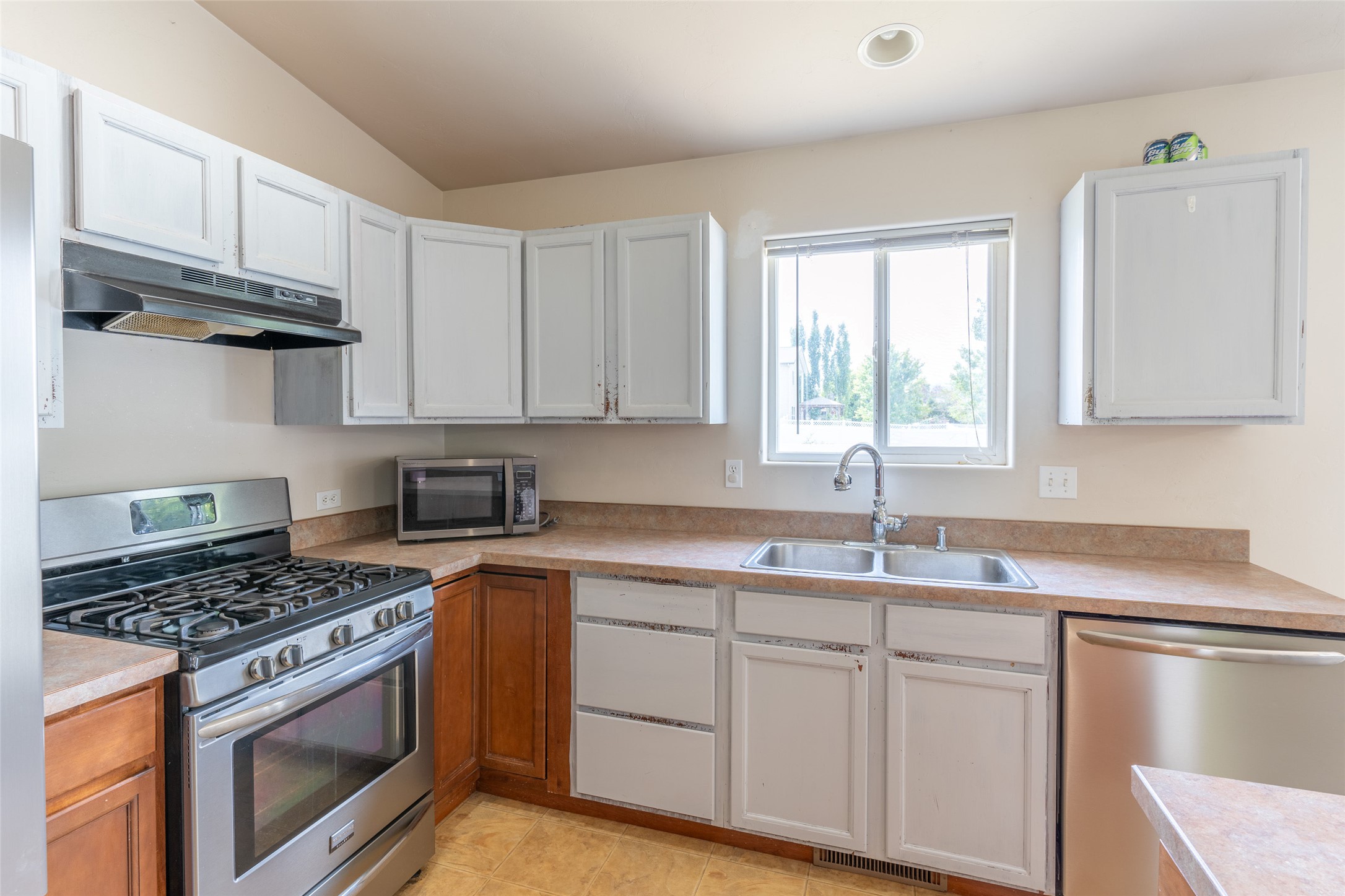 108 Hearst Drive Property Photo 13