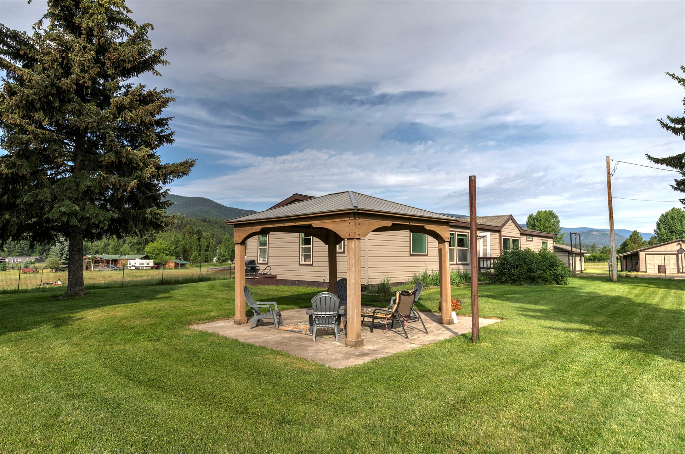 22495 Nine Mile Road Property Photo 5