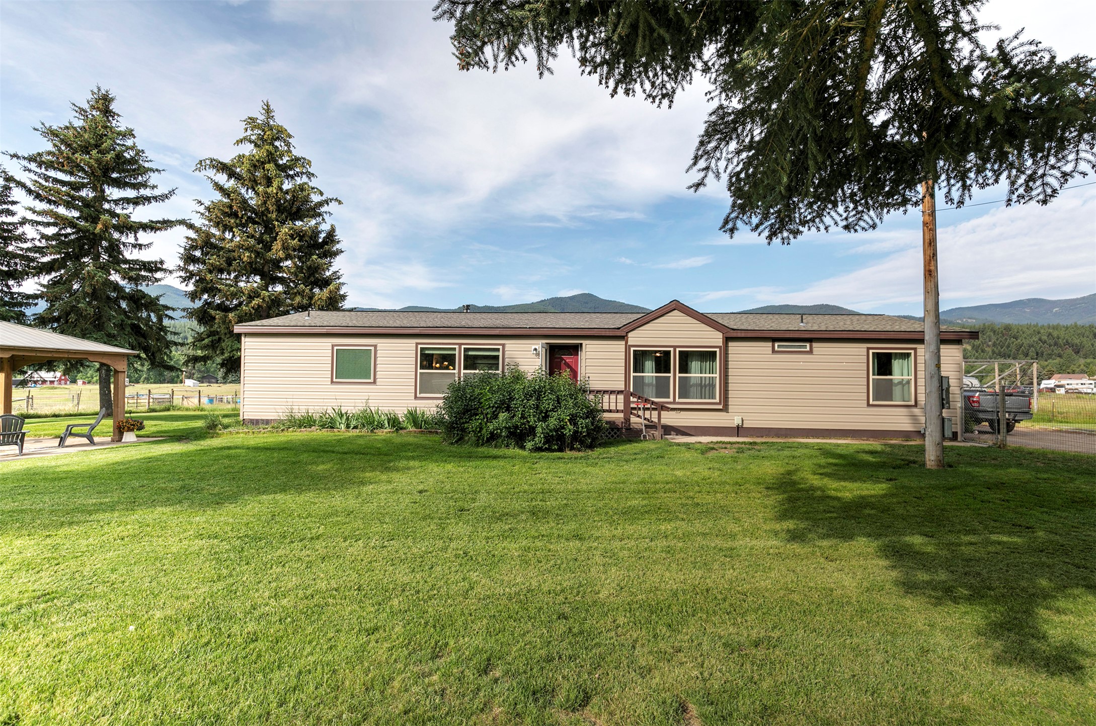 22495 Nine Mile Road Property Photo 6
