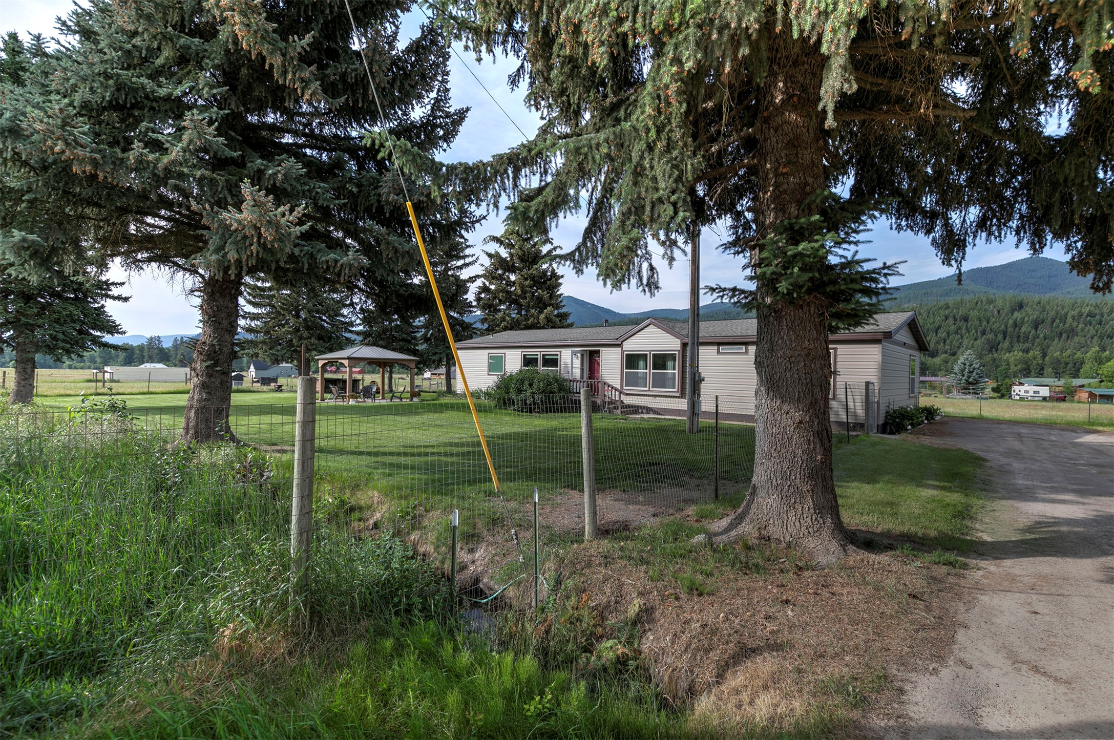 22495 Nine Mile Road Property Photo 8