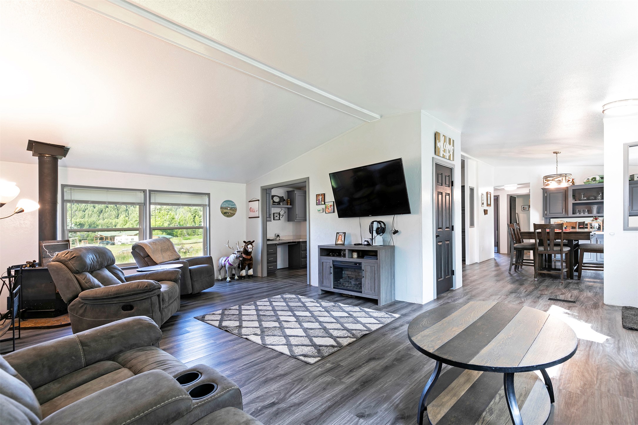 22495 Nine Mile Road Property Photo 13