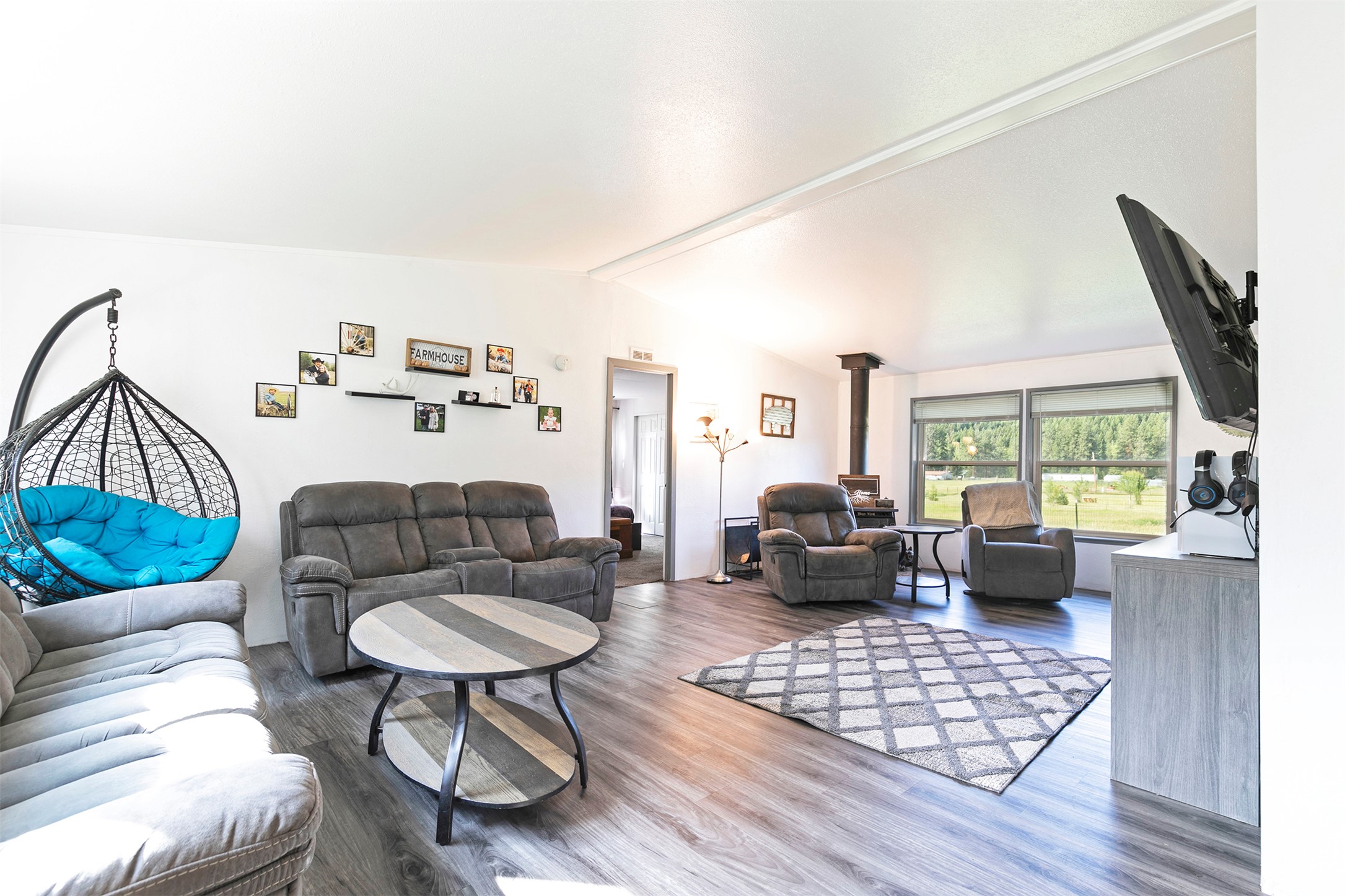 22495 Nine Mile Road Property Photo 16