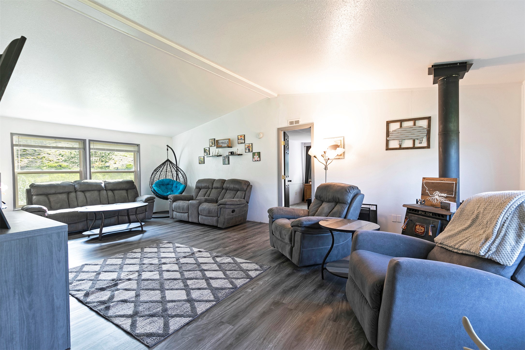 22495 Nine Mile Road Property Photo 17