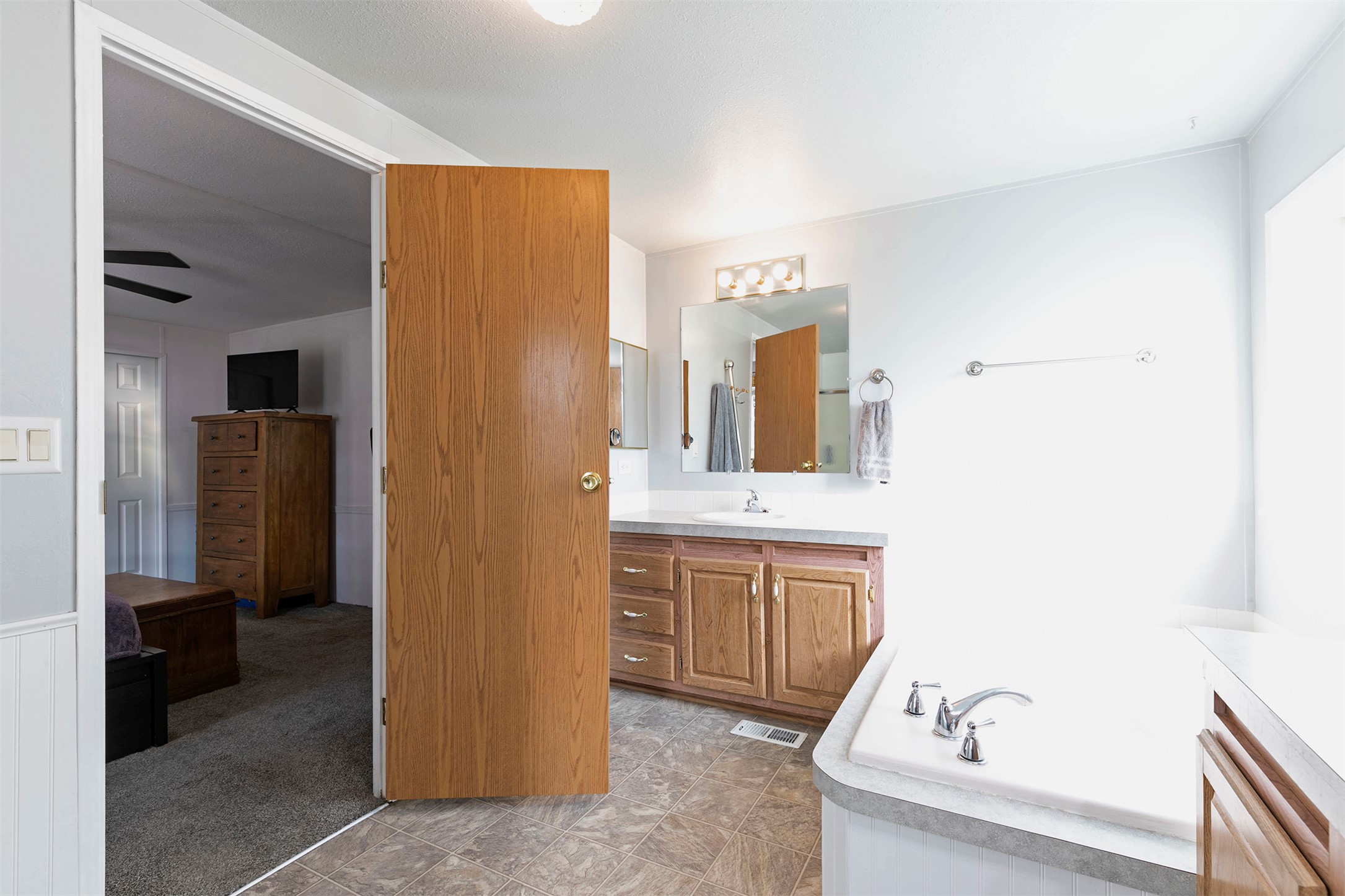 22495 Nine Mile Road Property Photo 30