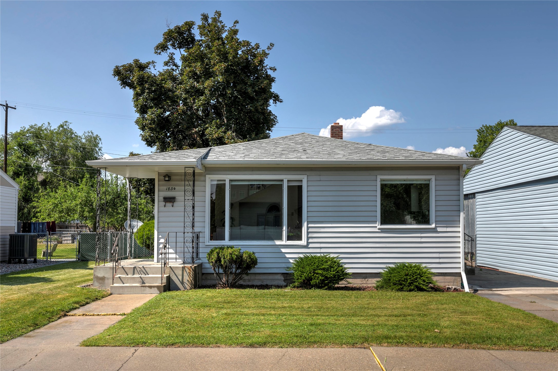 1830 W Sussex Avenue Property Photo 1