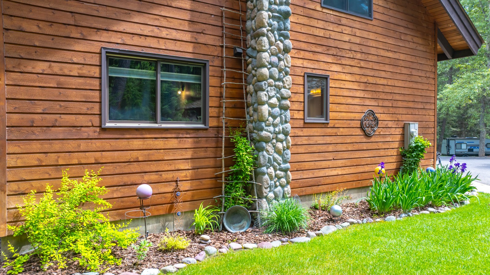 125 Wagon Wheel Road Property Photo 8
