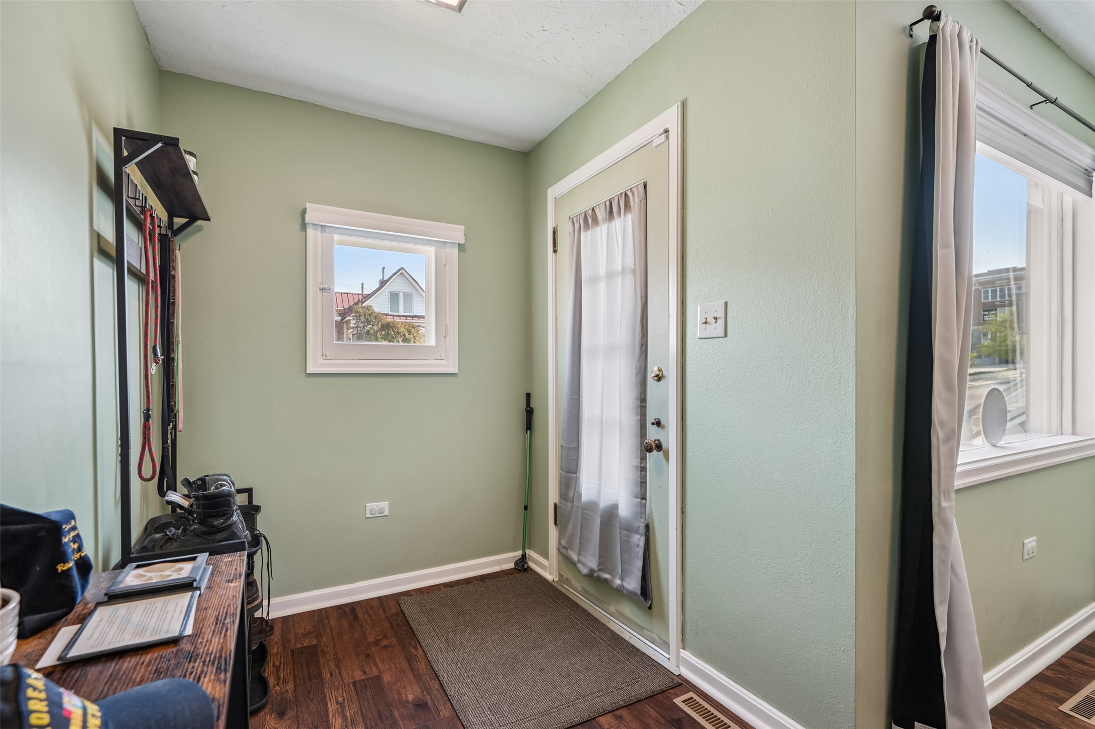 1046 W Park Street Property Photo 8