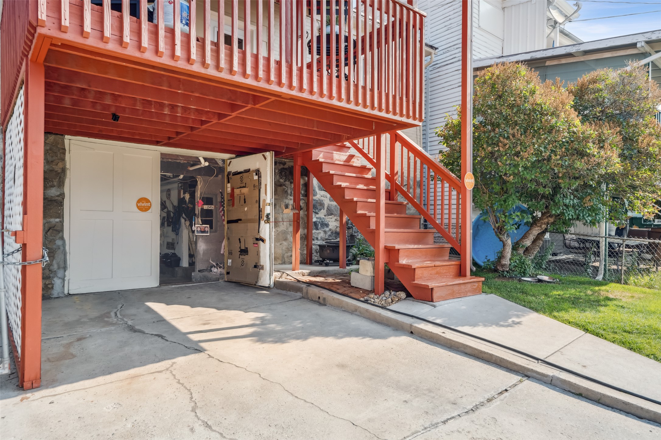 1046 W Park Street Property Photo 28