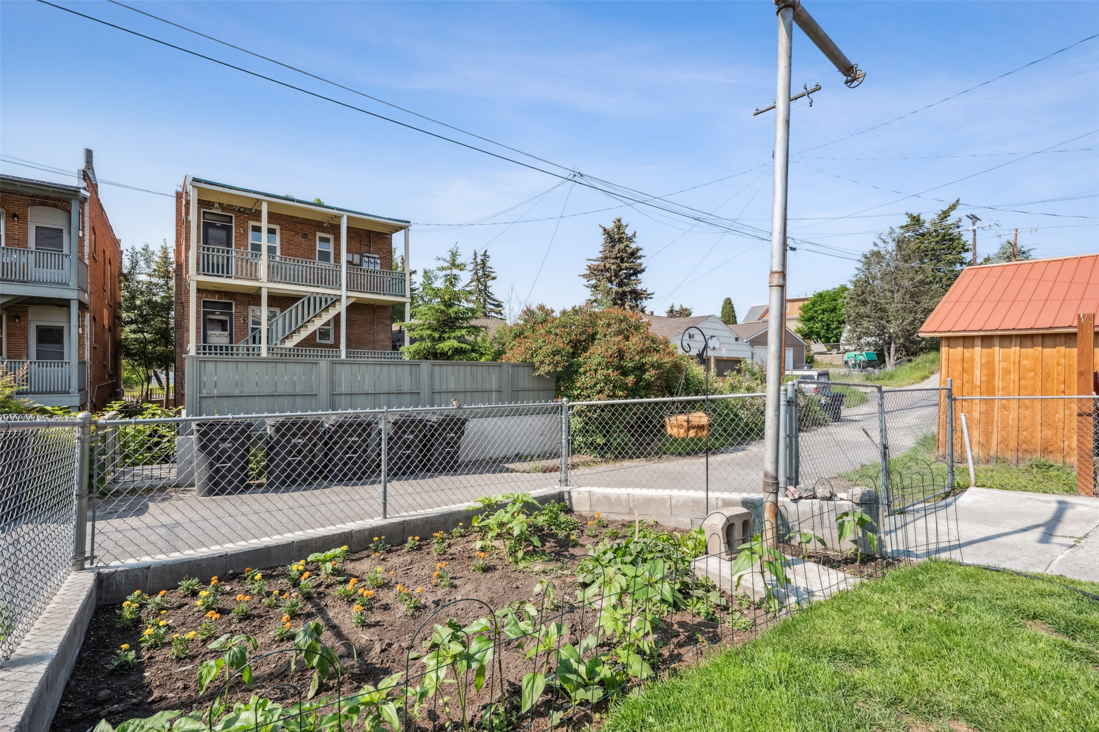 1046 W Park Street Property Photo 36