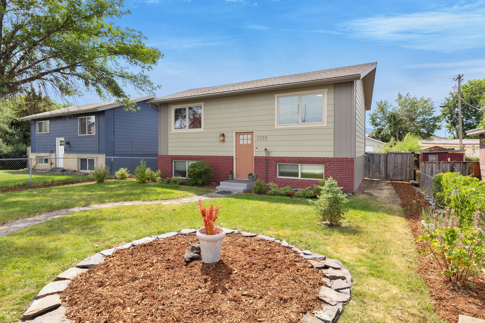 1755 North Avenue W Property Photo 2