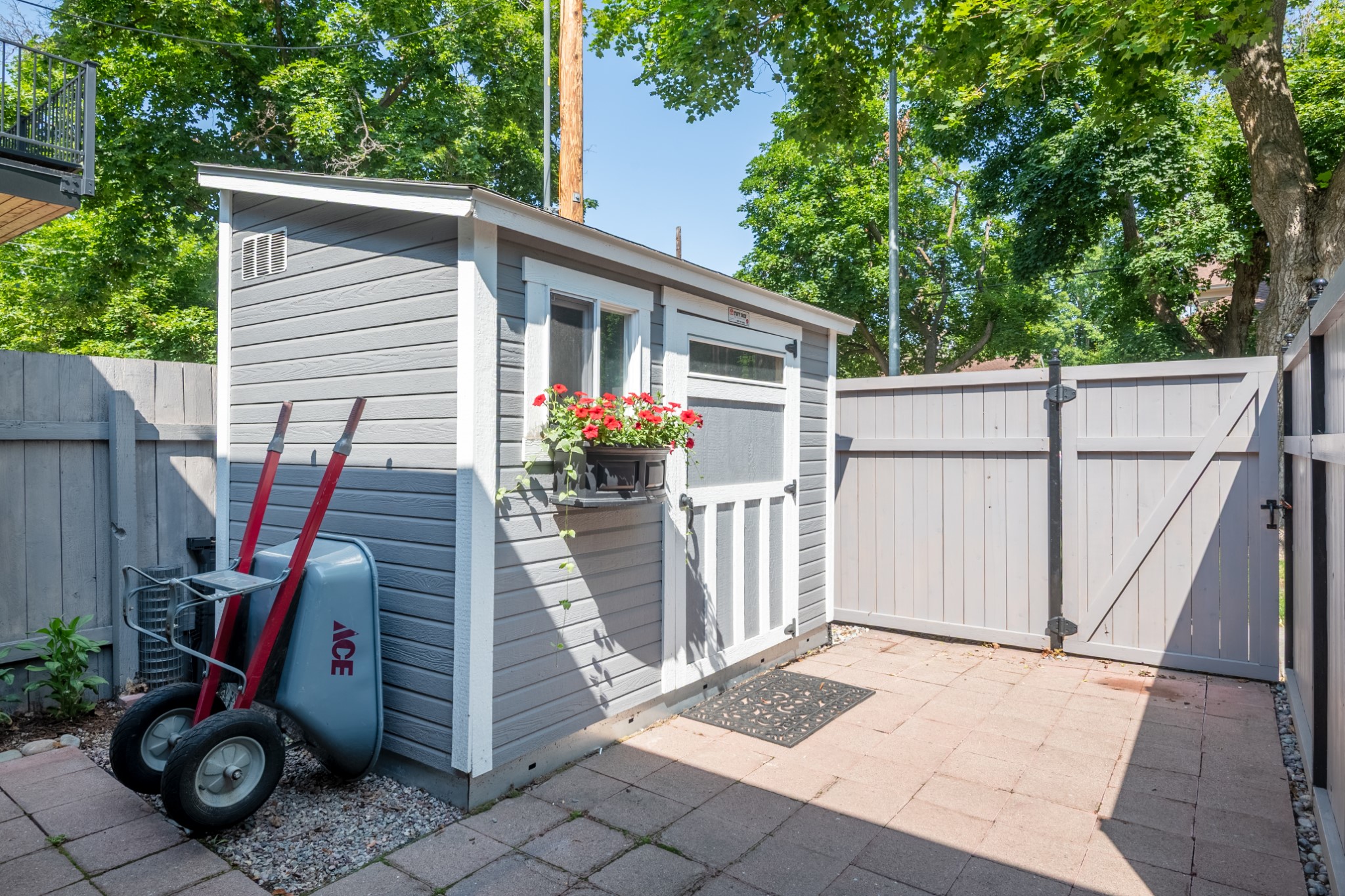 340 Daly Avenue Property Photo 31