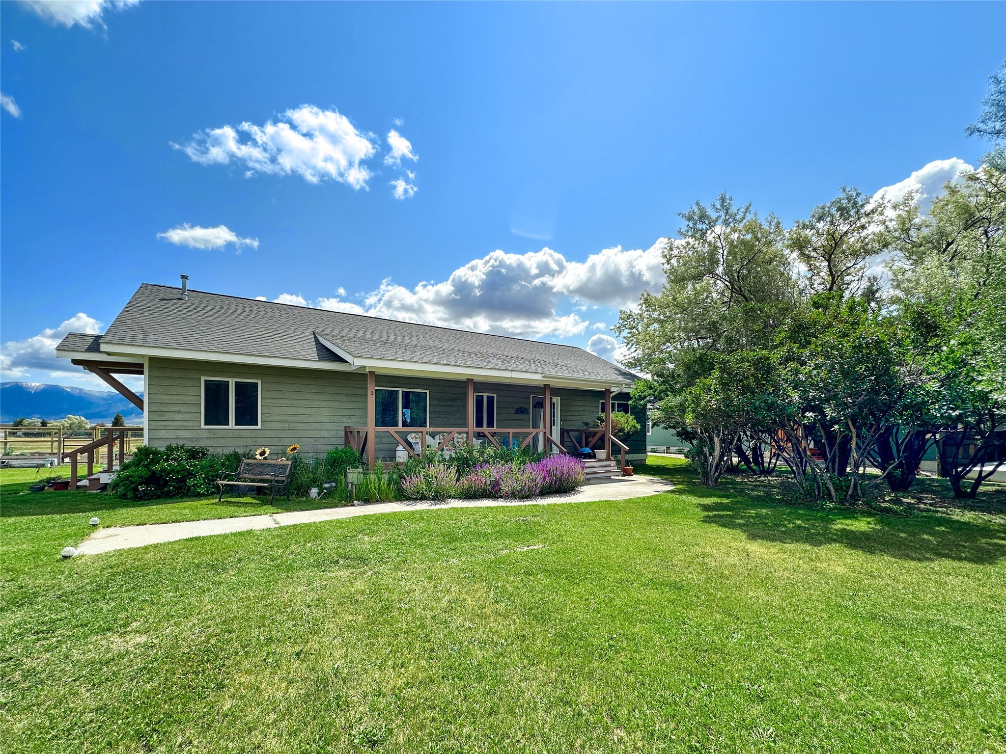 2 Hardy Circle Property Photo 3