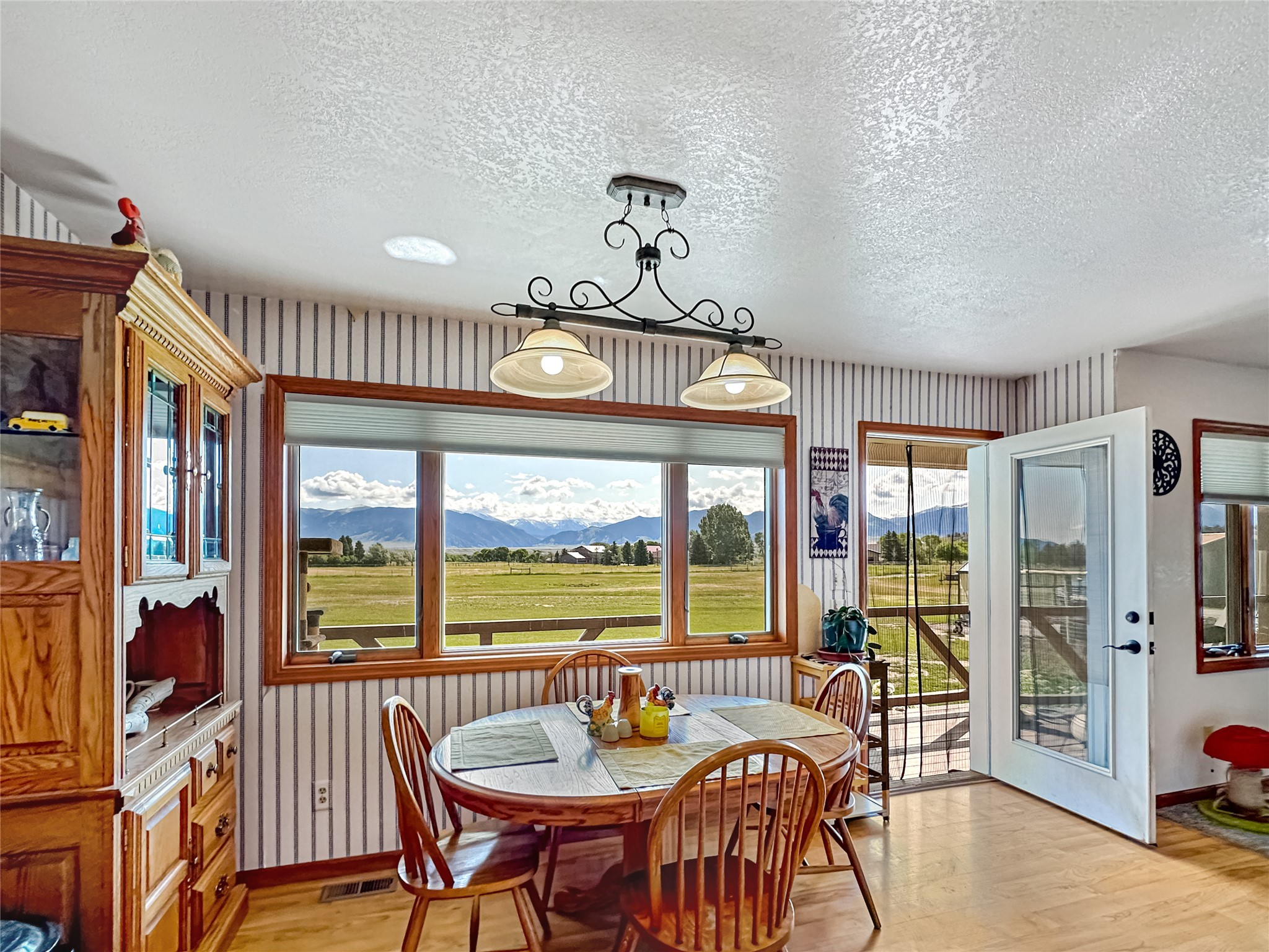 2 Hardy Circle Property Photo 8