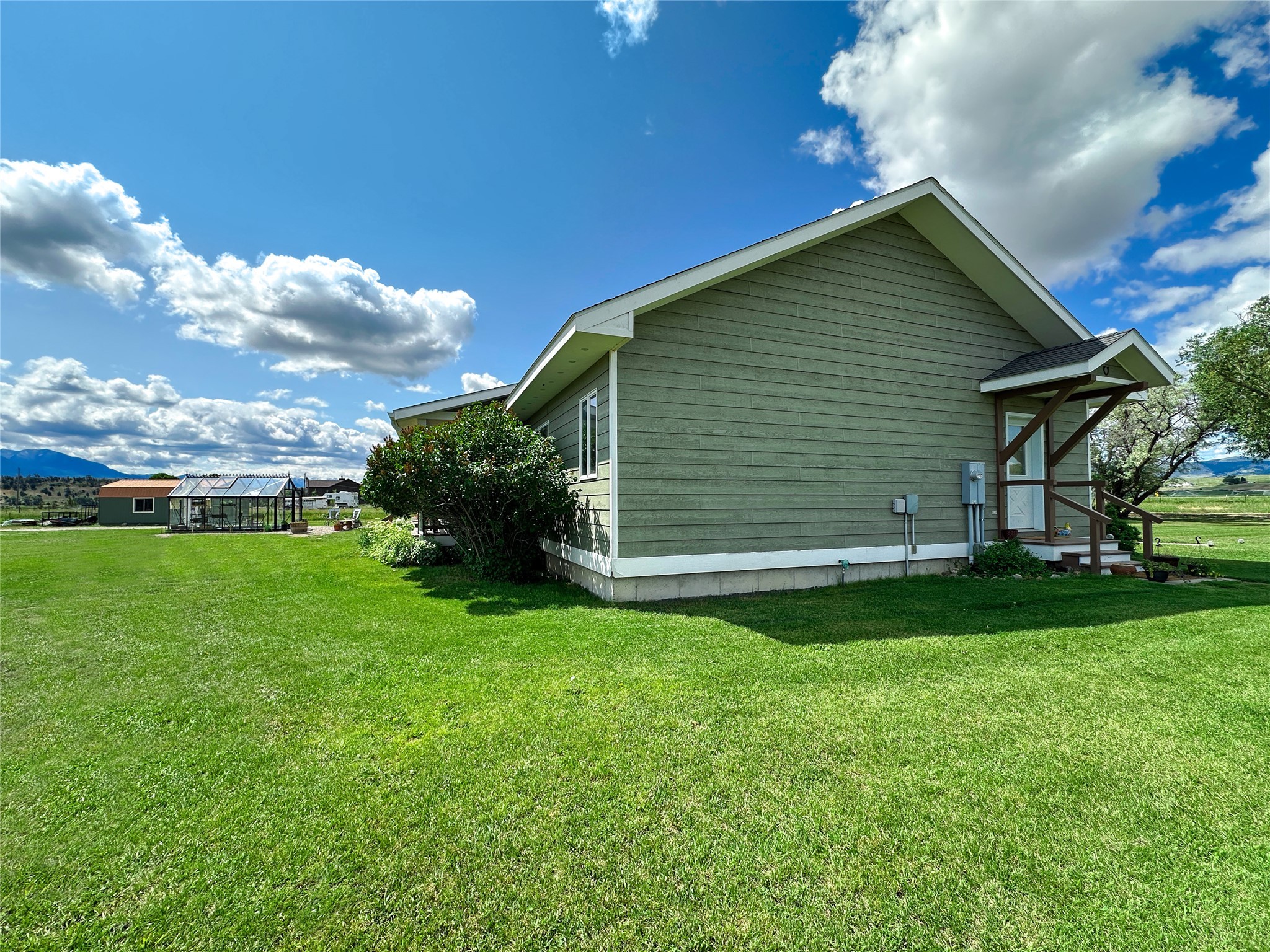 2 Hardy Circle Property Photo 16