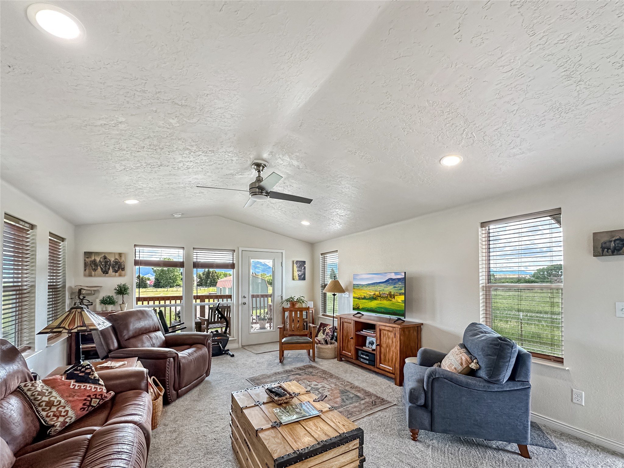 2 Hardy Circle Property Photo 24