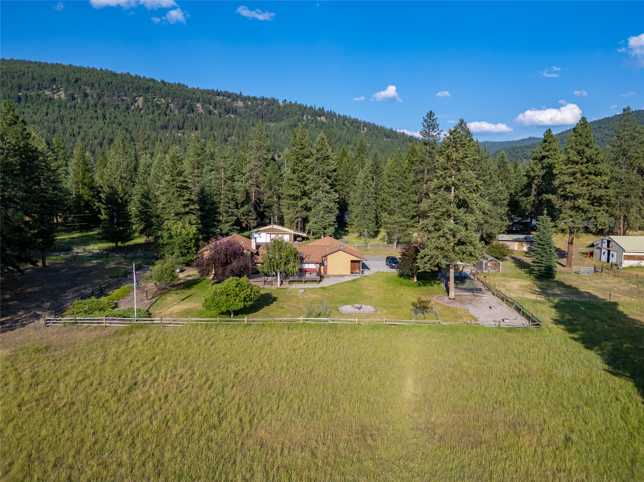 260 Luscher Drive Property Photo 4