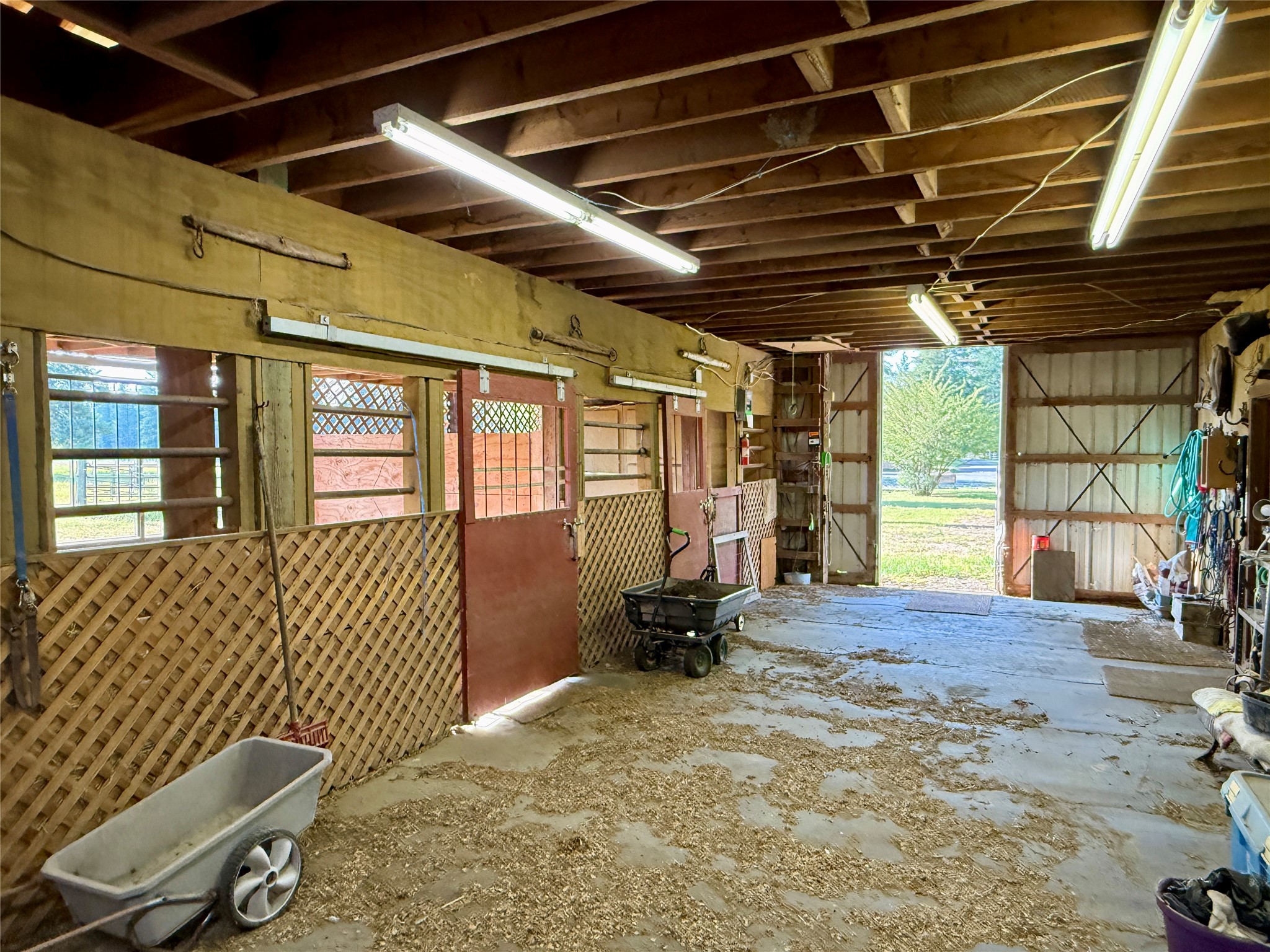 260 Luscher Drive Property Photo 28