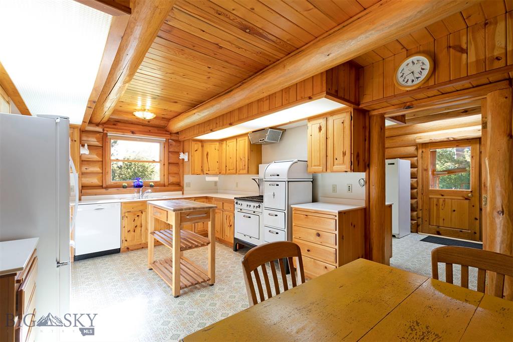 5600 Spring Mountain Road Property Photo 14