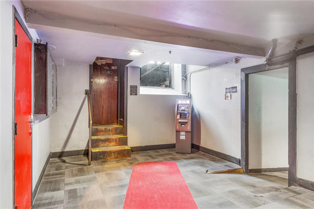 135 W Broadway Street Property Photo 45