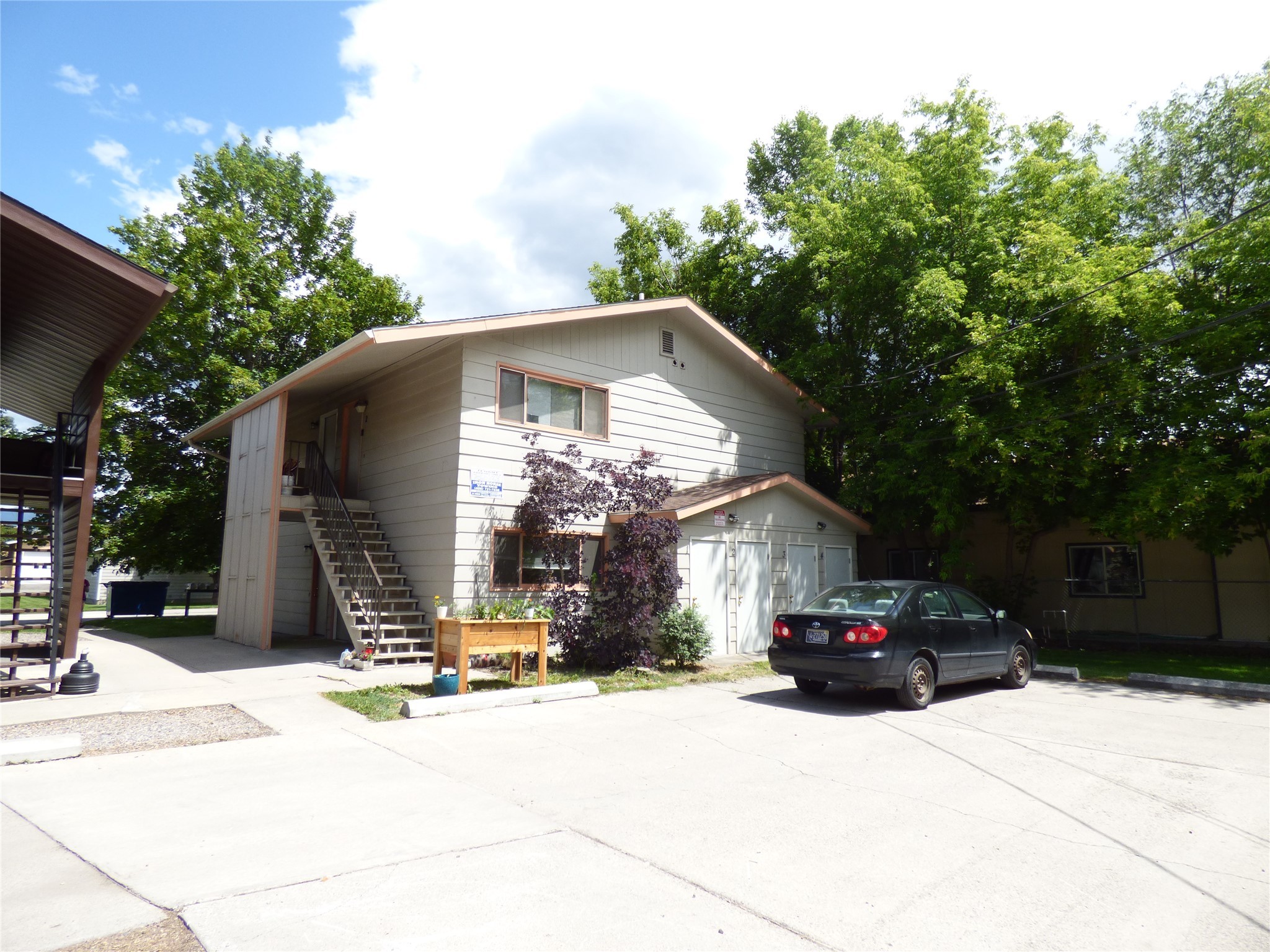 1409 S 2nd Street W Property Photo 1