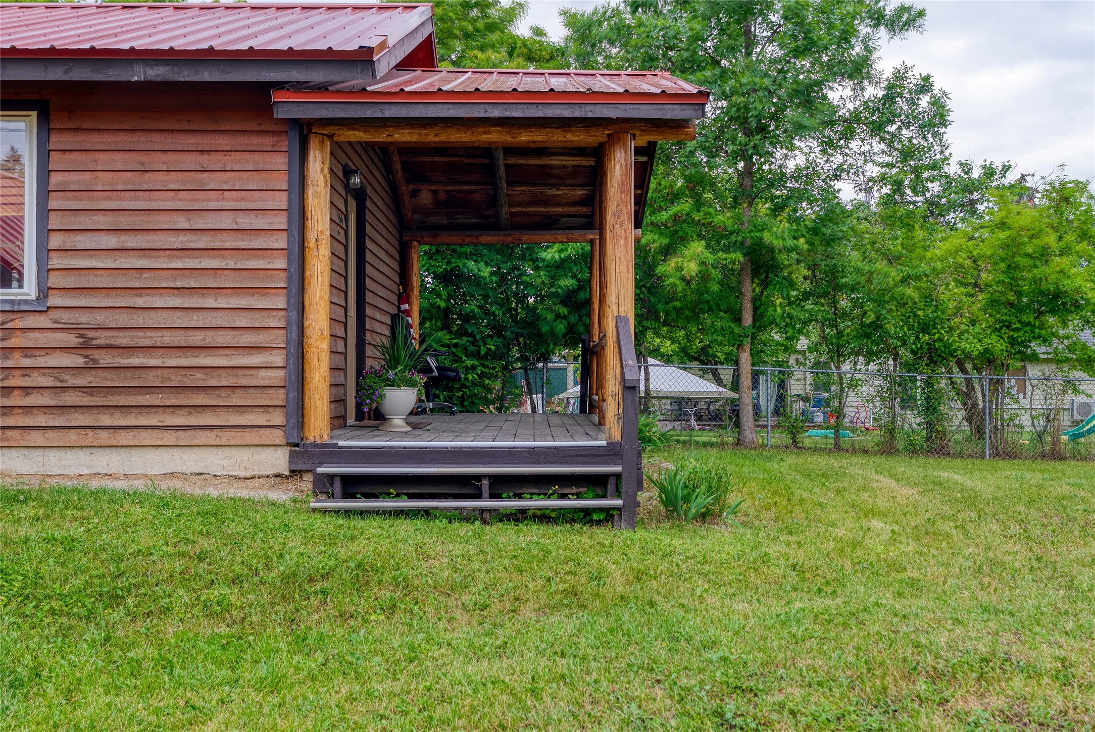 450 6th Street E Property Photo 18