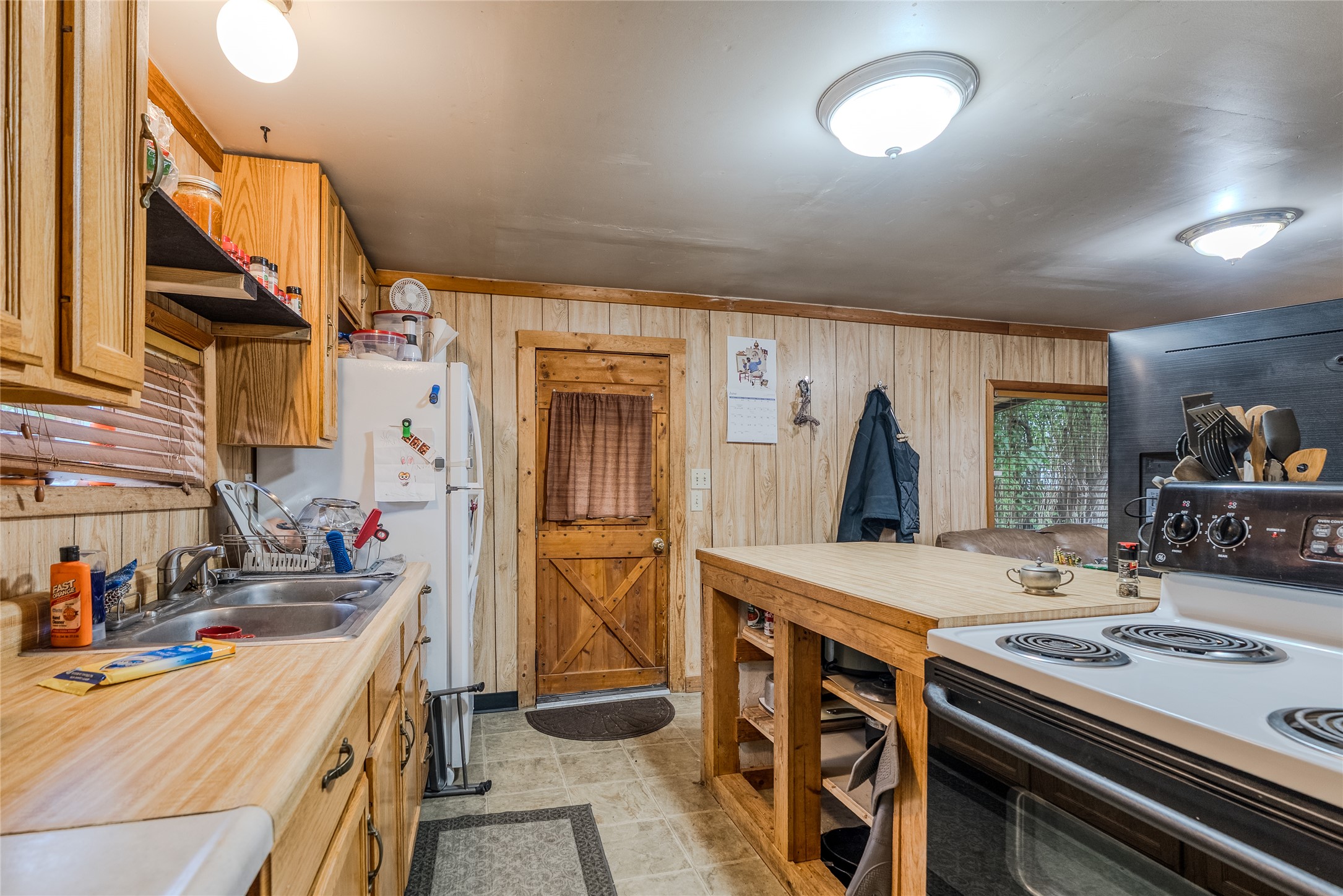 450 6th Street E Property Photo 37