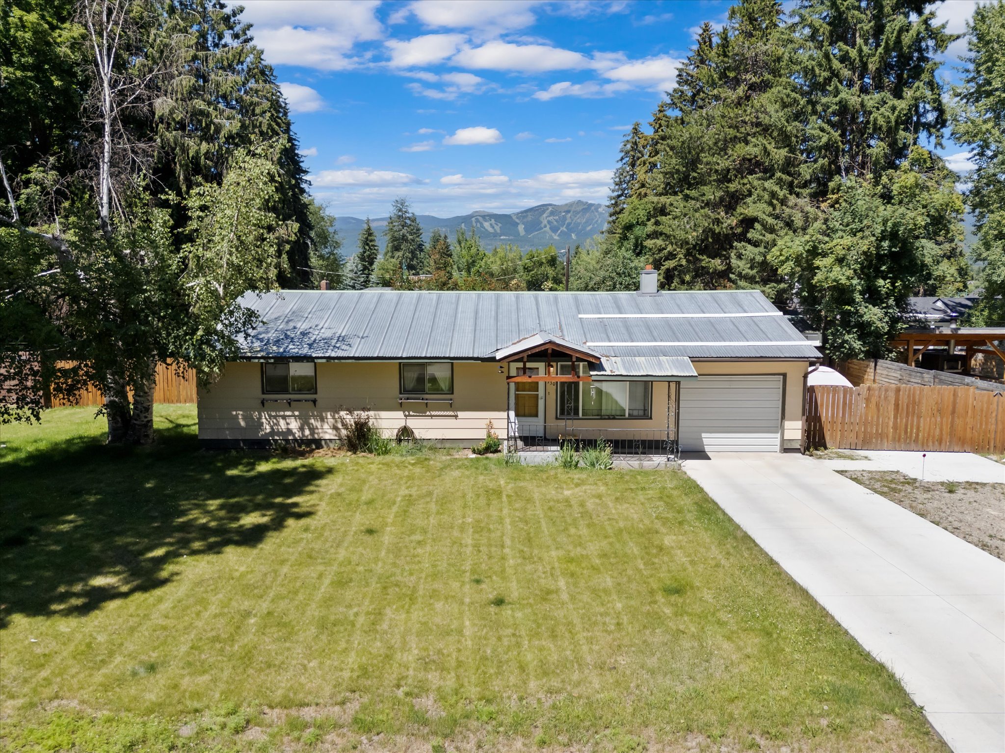 730 3rd Street W Property Photo 1