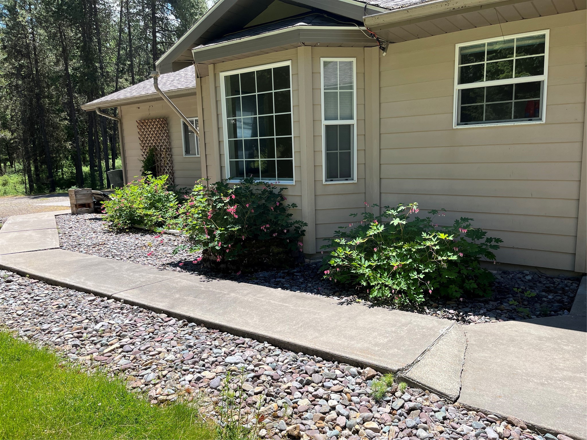 176 Cougar Meadow Drive Property Photo 2