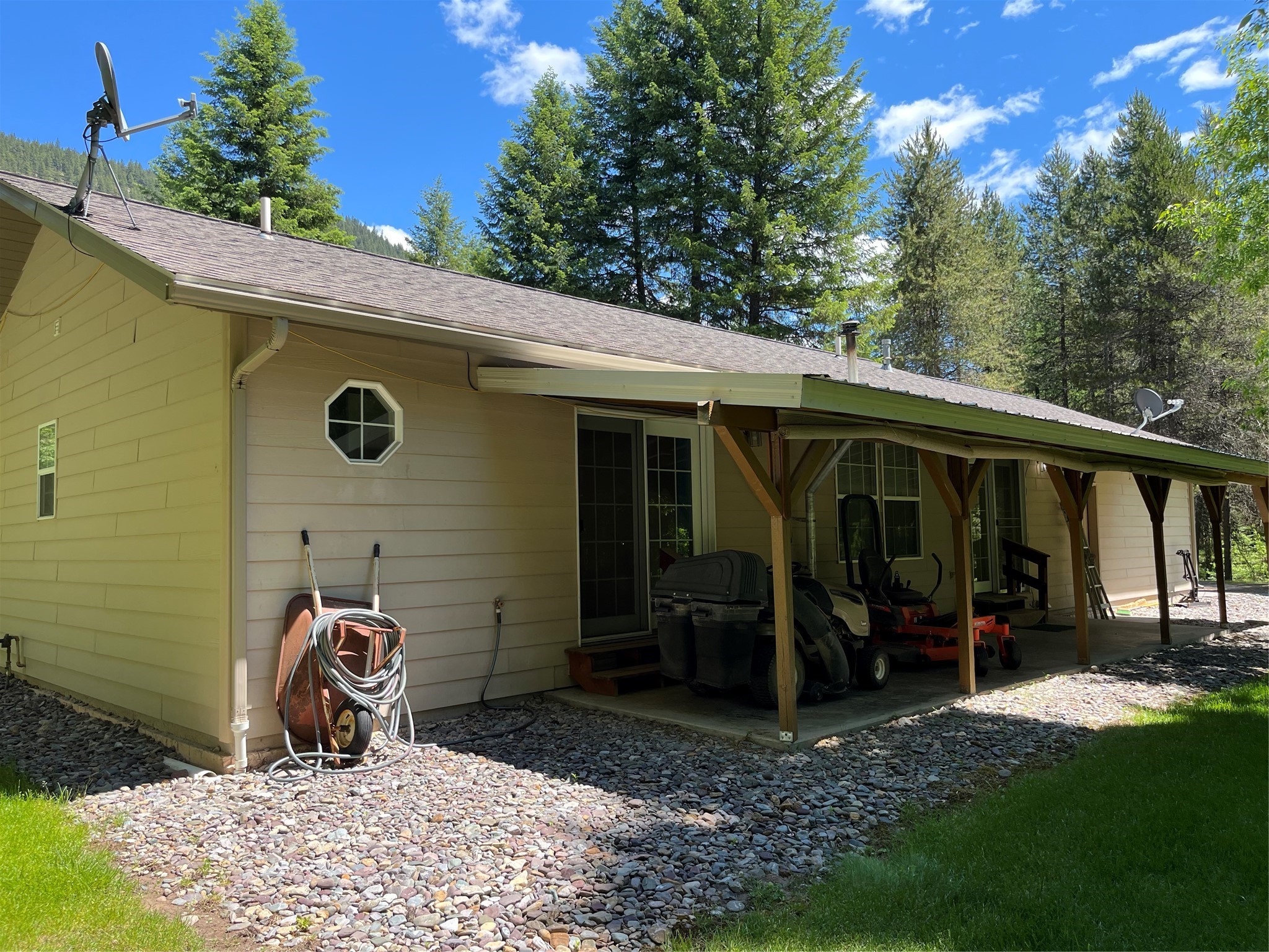 176 Cougar Meadow Drive Property Photo 4