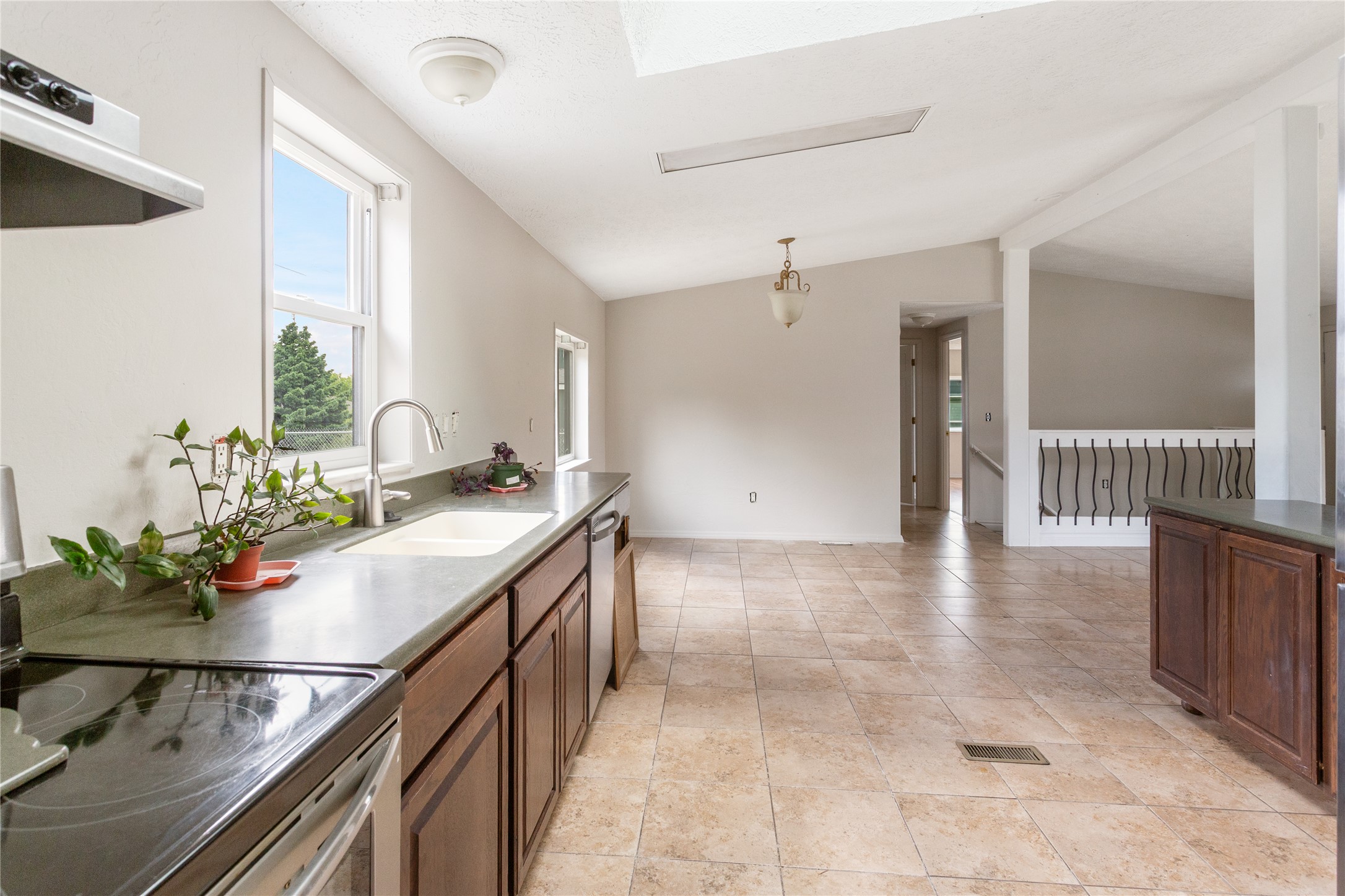 3020 Fairmont Street Property Photo 4