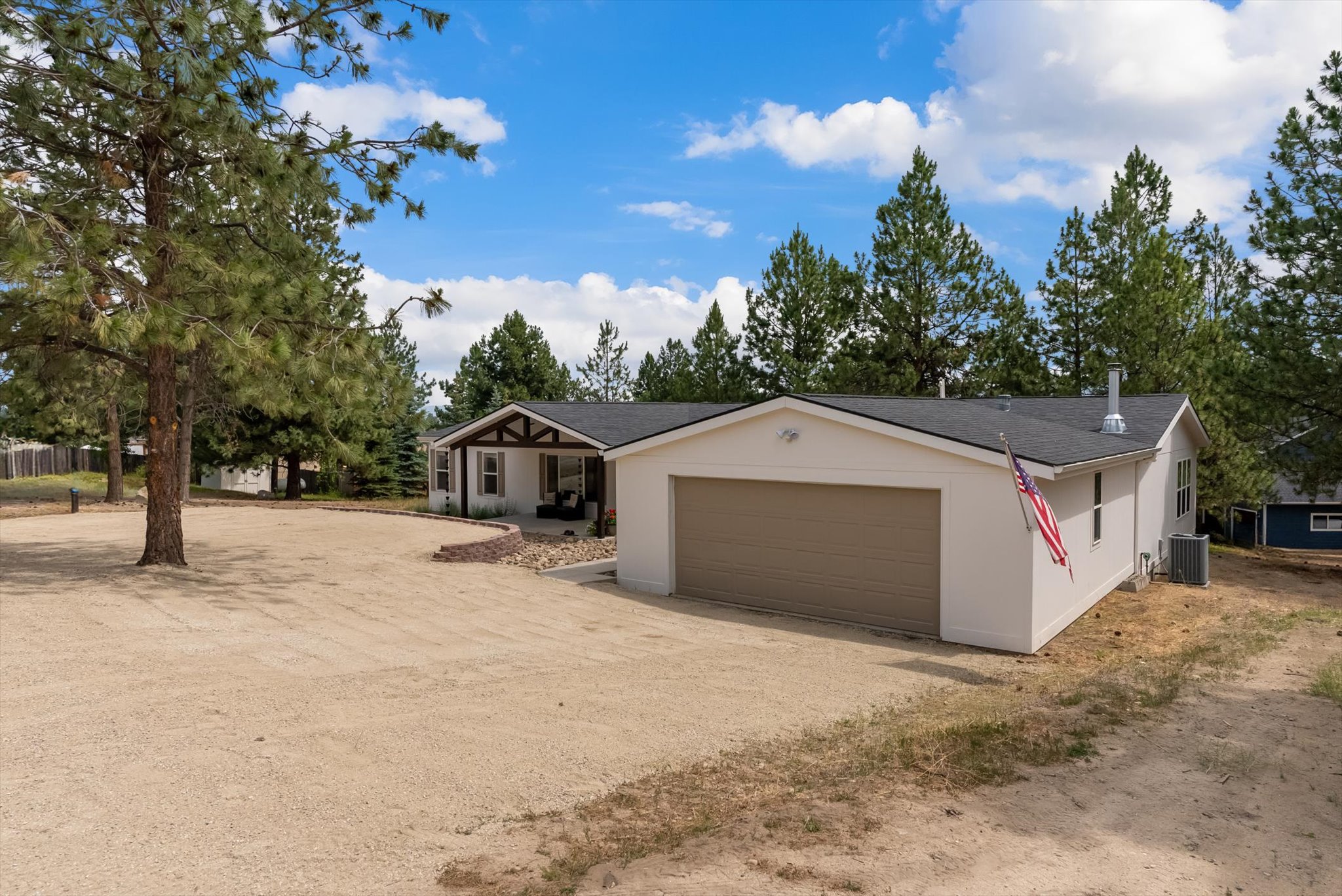 1186 Palisades Place Property Photo 3