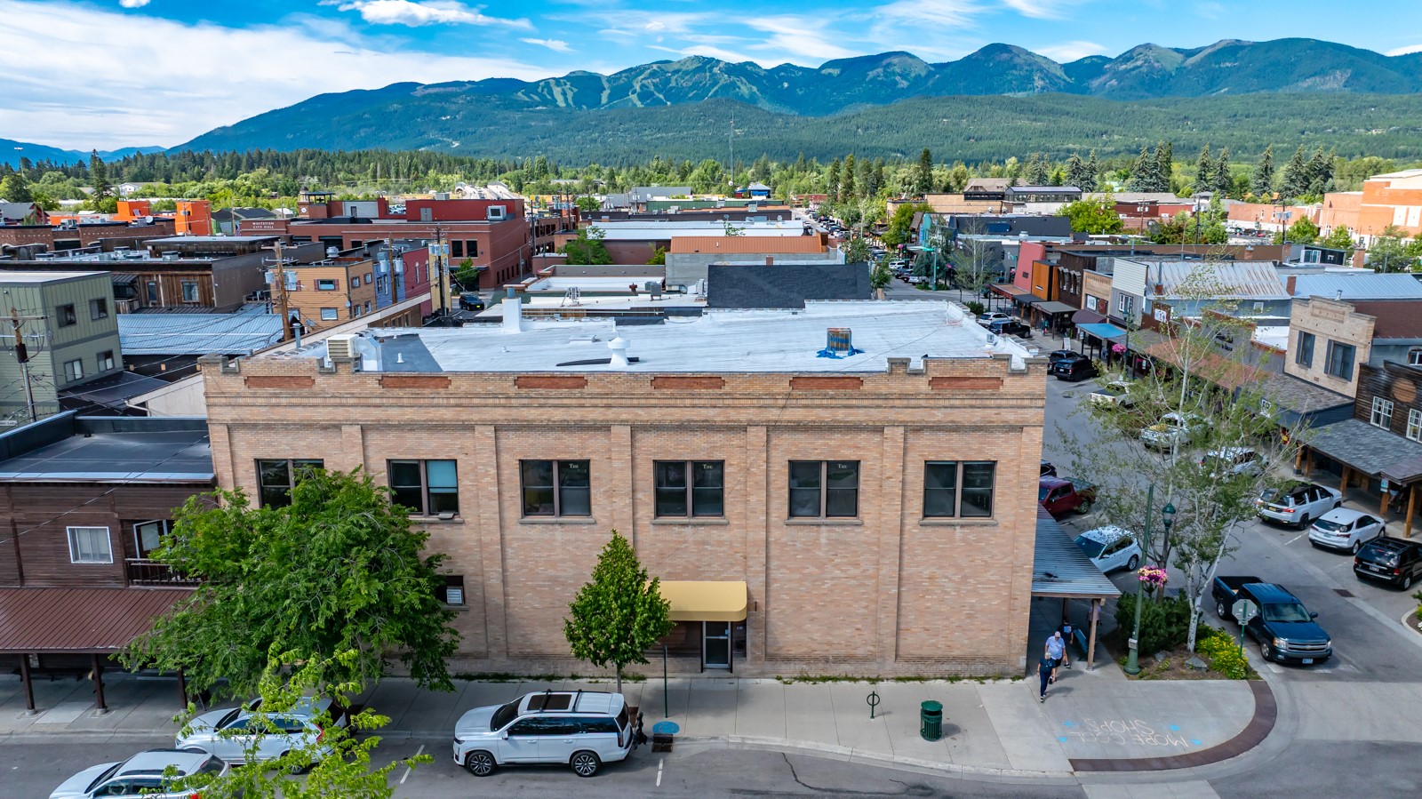 240 Central Avenue Property Photo 4