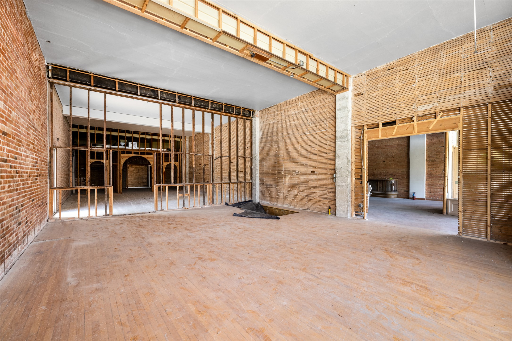 240 Central Avenue Property Photo 21