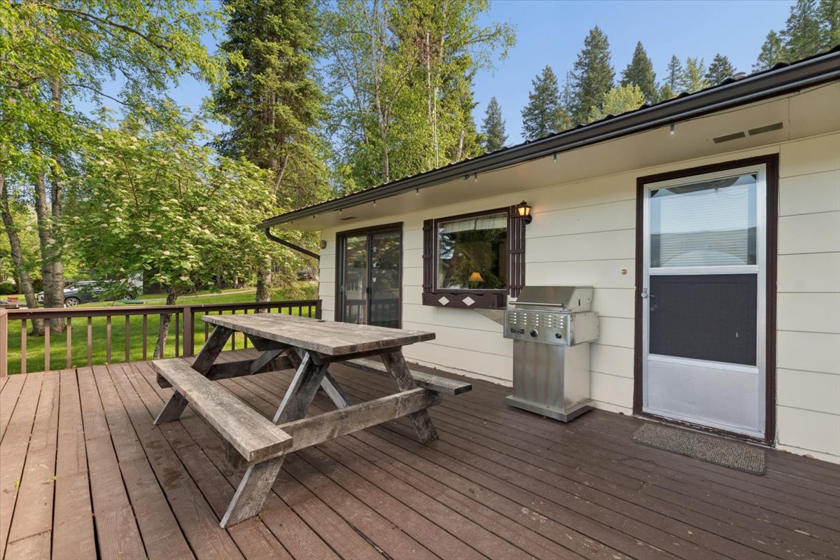 22545 Mt Highway 83 Property Photo 7