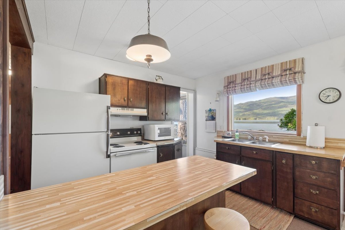 22545 Mt Highway 83 Property Photo 10