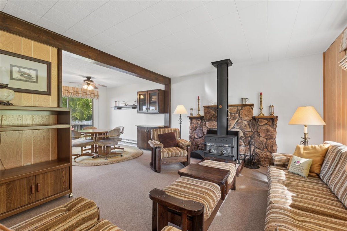 22545 Mt Highway 83 Property Photo 15