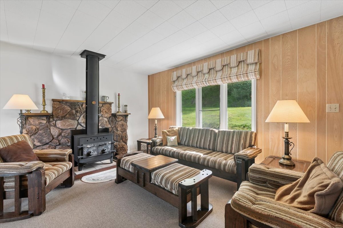 22545 Mt Highway 83 Property Photo 16