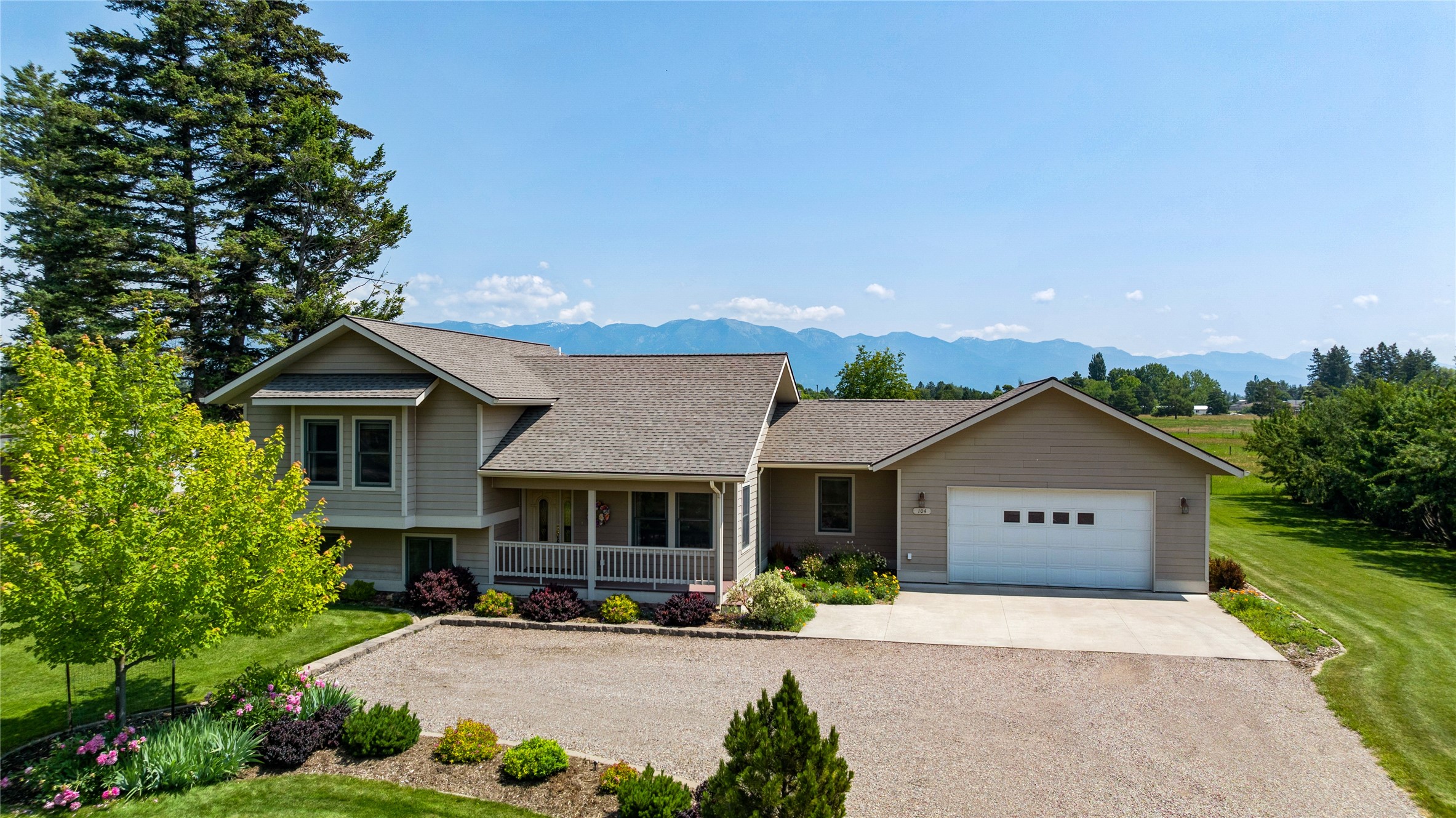 104 Drake Drive Property Photo 1