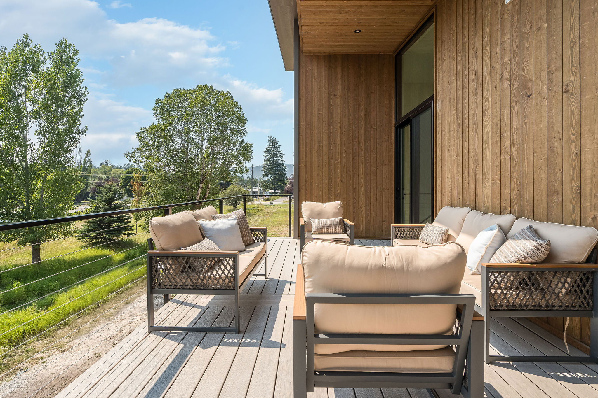 925 Apres Drive Property Photo 18