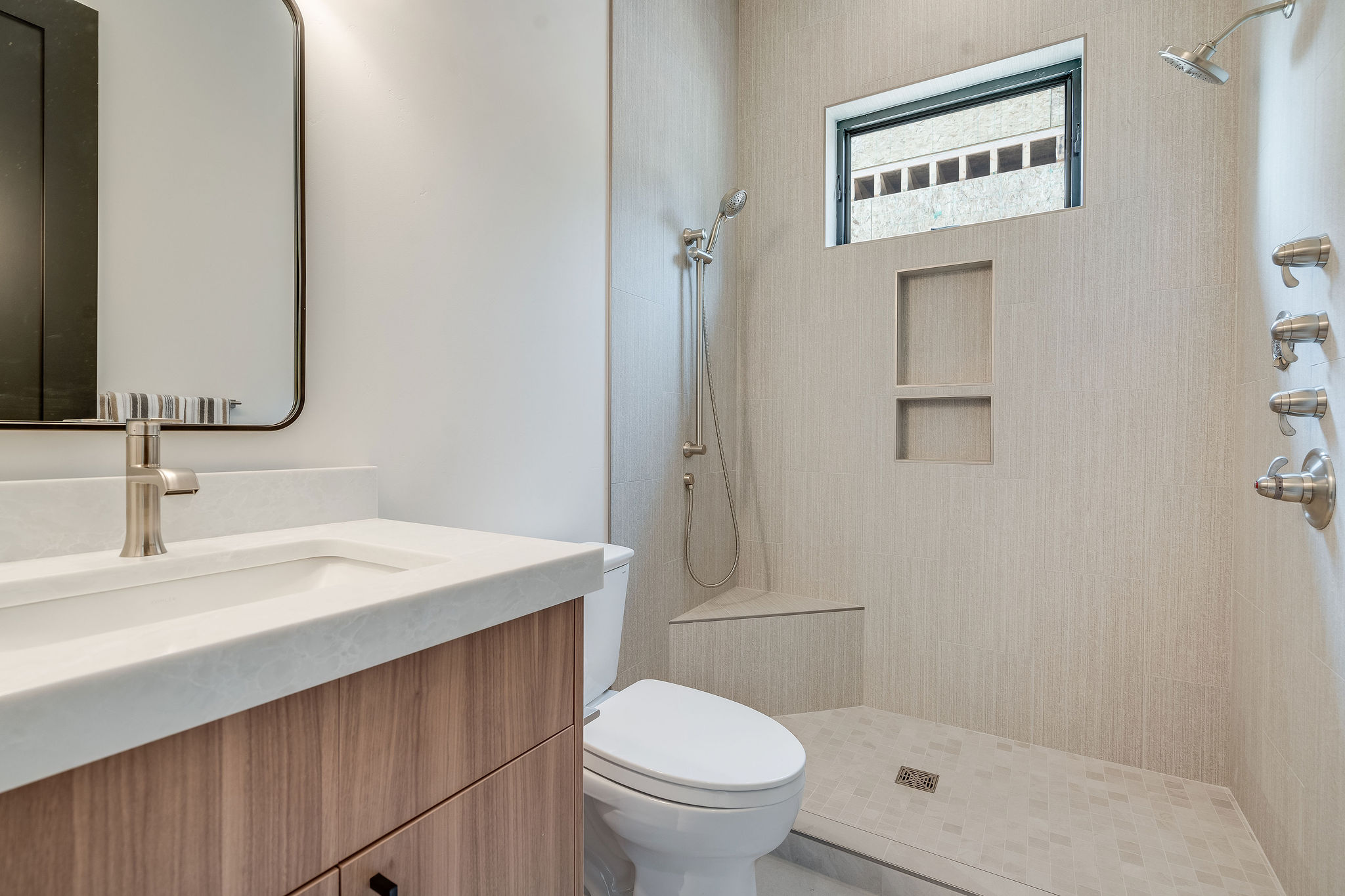 925 Apres Drive Property Photo 25